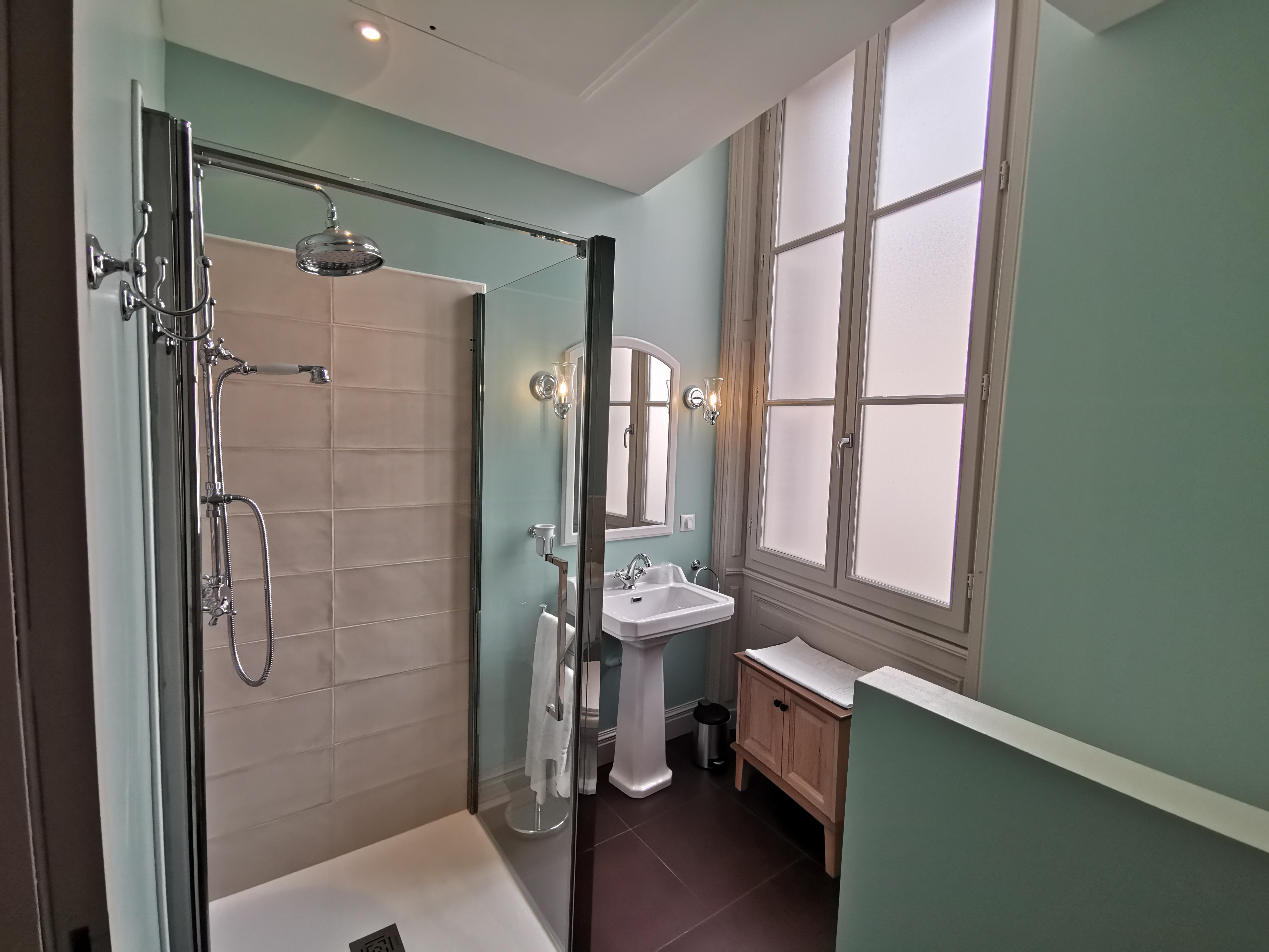 Hotel Heritage Коняк Екстериор снимка