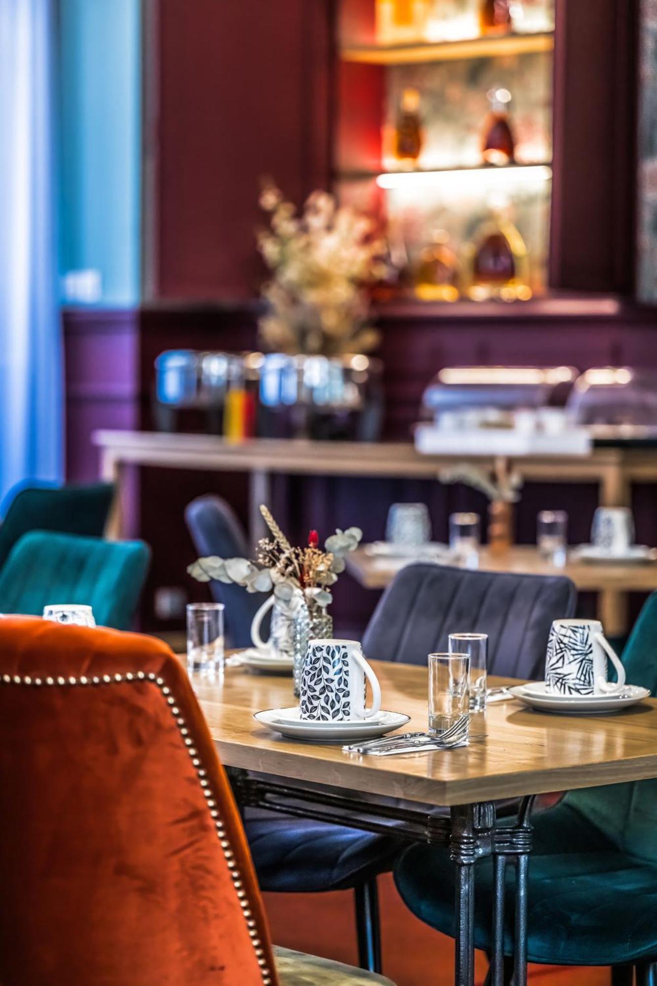 Hotel Heritage Коняк Екстериор снимка