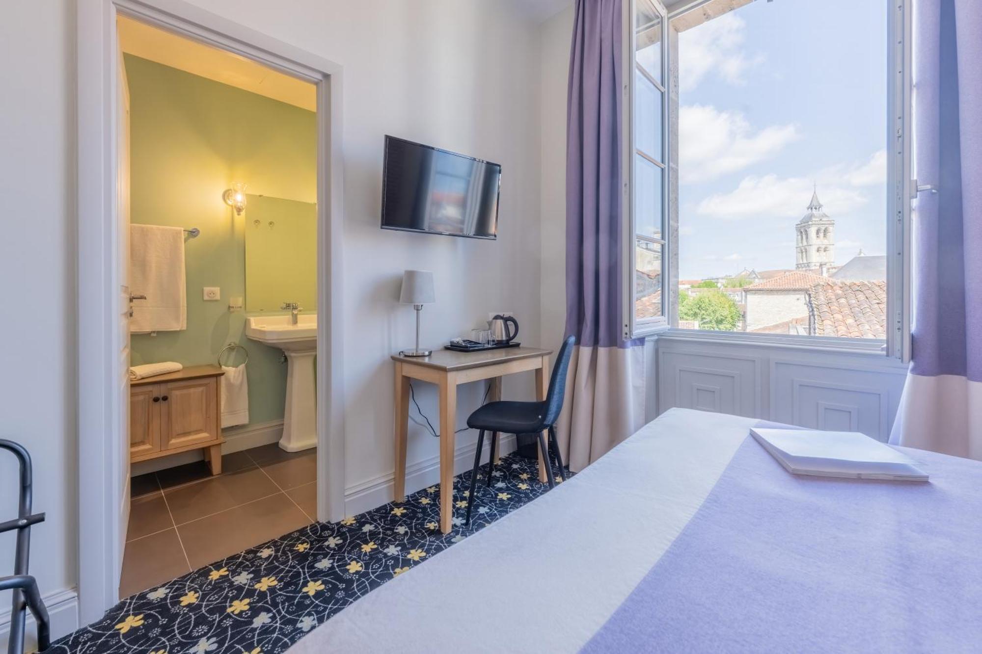 Hotel Heritage Коняк Екстериор снимка